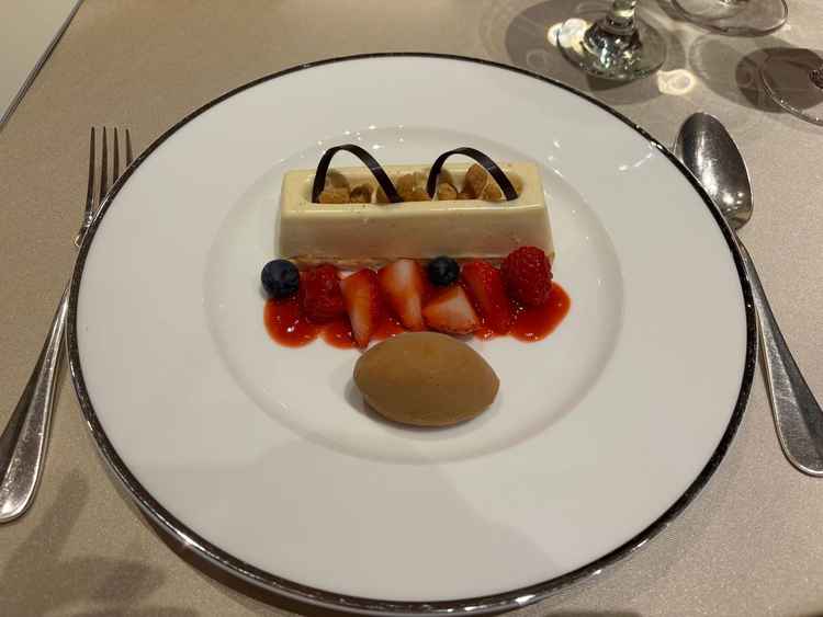 デザートの試食をいただきました。美味しかったです。