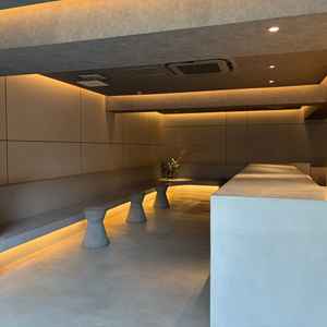 ゲストが待つスペース。ウェルカムスペースとして使用でき、自由に飾ることができる。