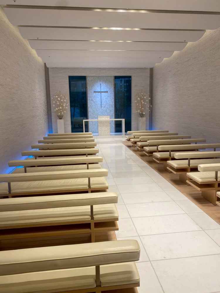 雰囲気がとても明るくおしゃれかつ高級感あり魅力的に感じた。