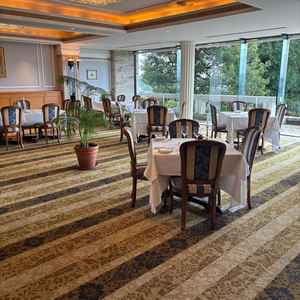 式場の様子。レストランウェディングらしい、導線に配慮された作り。