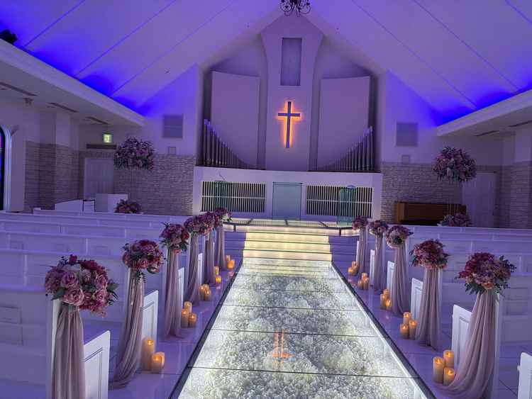 チャペルはライトを自由に変えられます。