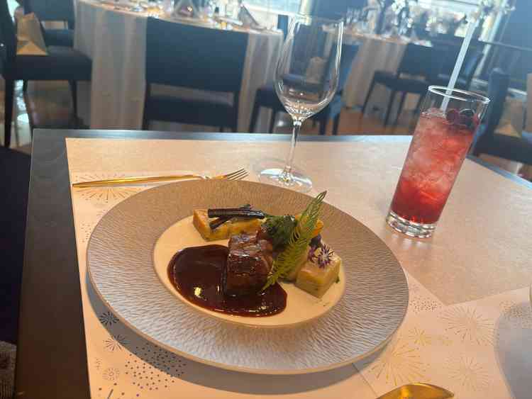 料理を振る舞ってもらった。格別の美味しさだった。