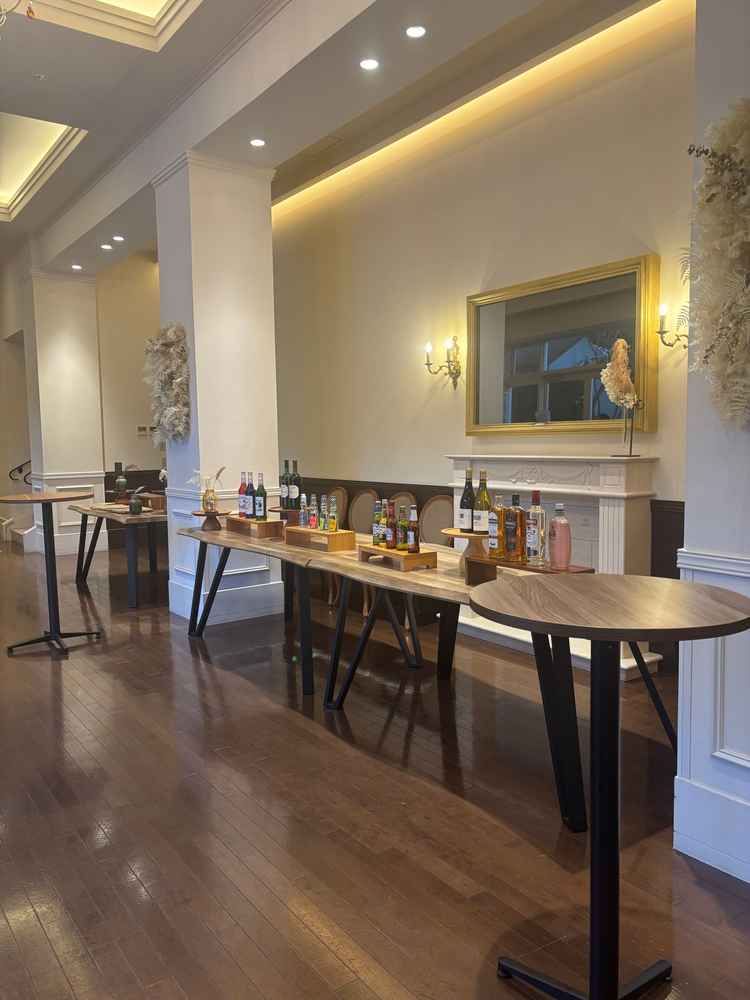 披露宴前のスペース。披露宴前にもゲストの方との交流ができるところに惹かれました。