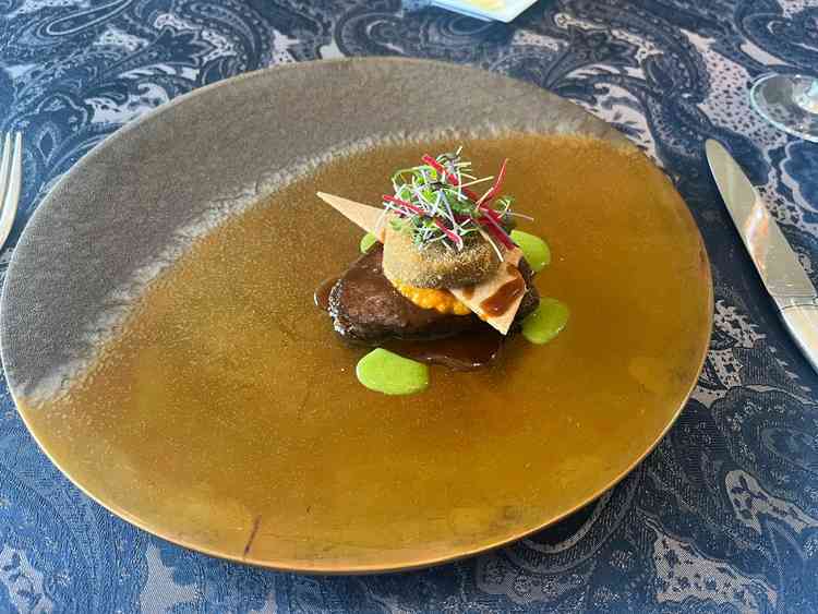 コース料理の試食。レストランなので料理が美味しい