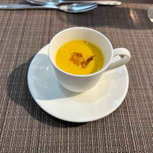 ご試食のスープです。フカヒレのジェルが冷製のかぼちゃスープとよく合いました。