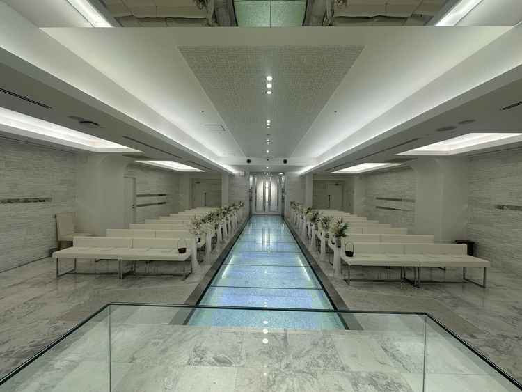 チャペルの雰囲気（新郎新婦側から）