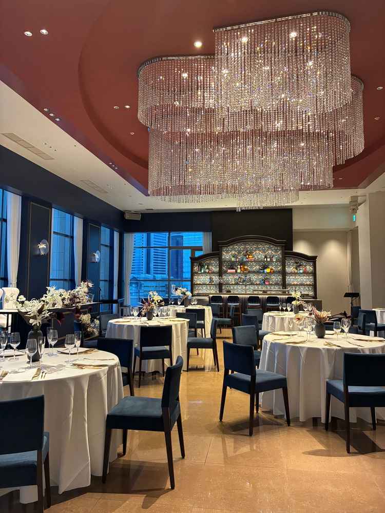 披露宴会場。小さめの方。