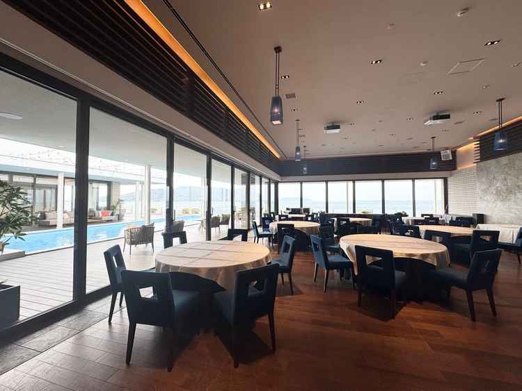 海が見える上、プールまで見わたせるthe会場は一棟貸切感があり、リゾート感溢れていました。