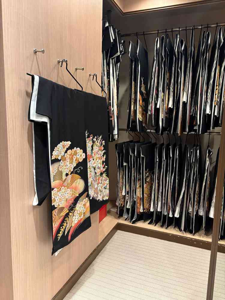 充実している黒留袖のラインナップ