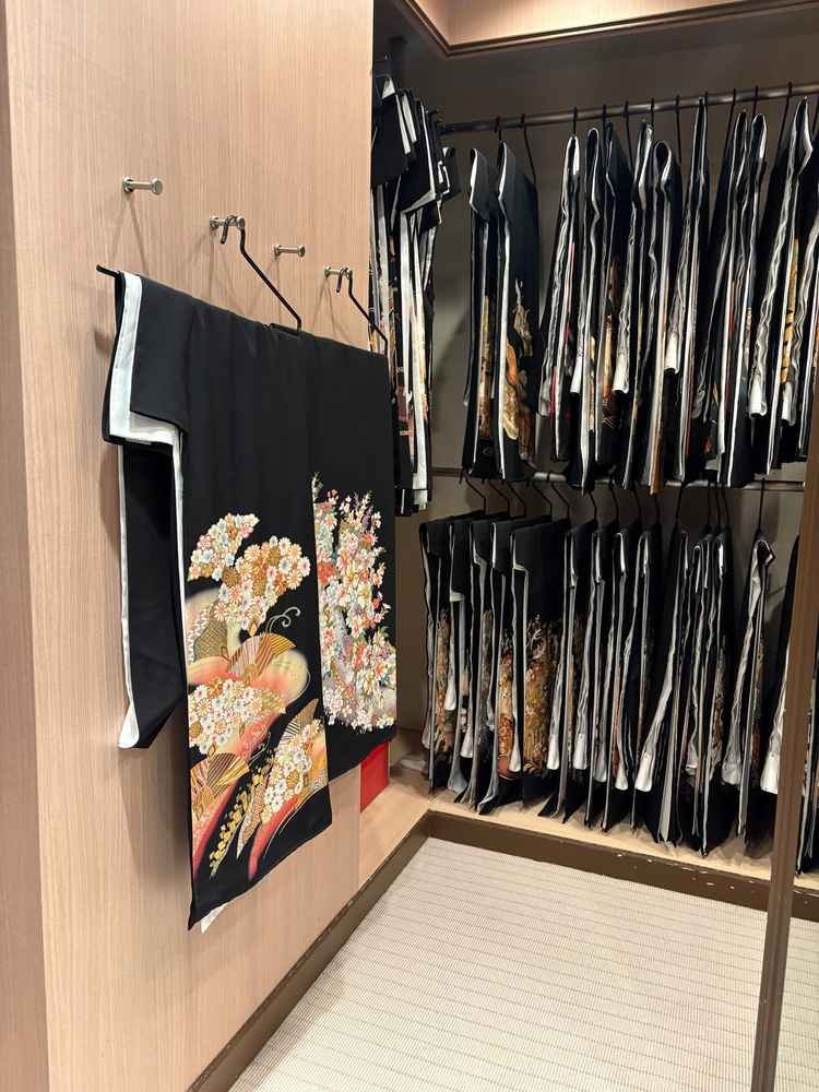 充実している黒留袖のラインナップ