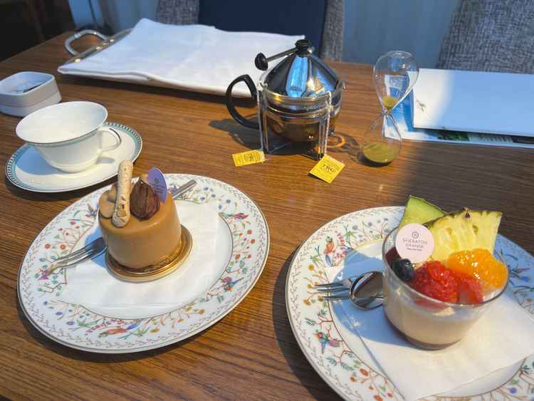 試食。ケーキも美味しく、引出物として扱いのあるティーバッグがコットンで出来ており高級感があった。