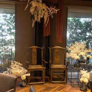 披露宴の新郎新婦の席。かわいい。映えそう