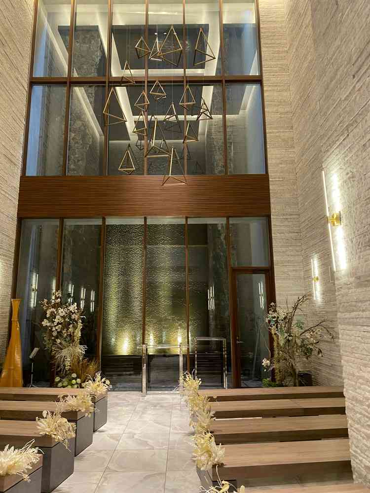 チャペルです。天井が高く洗練された雰囲気でした。