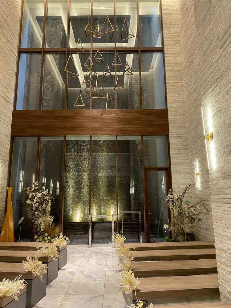 チャペルです。天井が高く洗練された雰囲気でした。