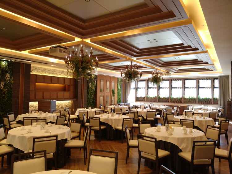 ワンフロア貸切の披露宴会場