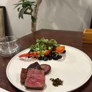 伊勢海老とお肉がすごく美味しくて期待以上のものですごく満足しました。