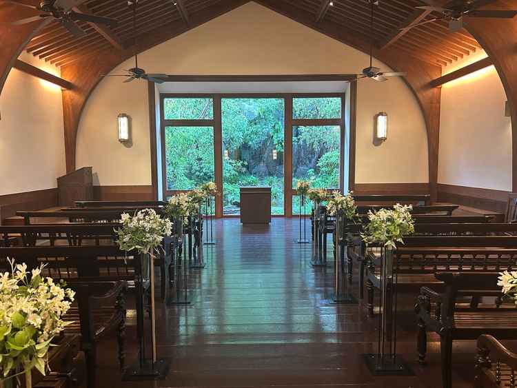 暖かい雰囲気のチャペル