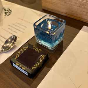 実際に披露宴会場などに設置も可能な、メッセージが浮かび上がるキャンドルの演出。