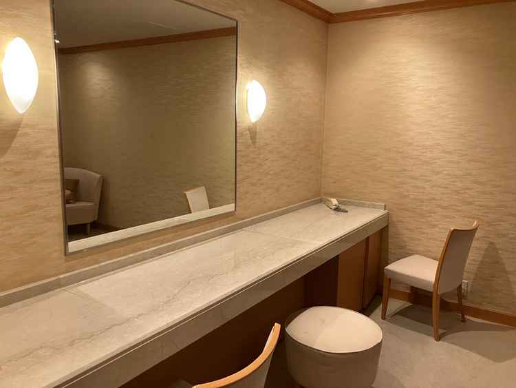 花嫁挙式前待機室