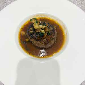 肉肉しさ十分なハンバーグがおいしかった。