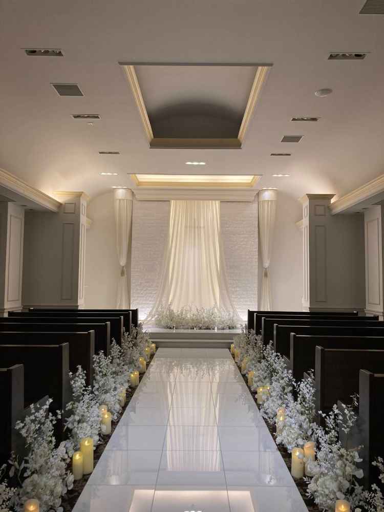 もう一つのチャペル。こちらは照明で調整します。明るさMAXも綺麗でした。