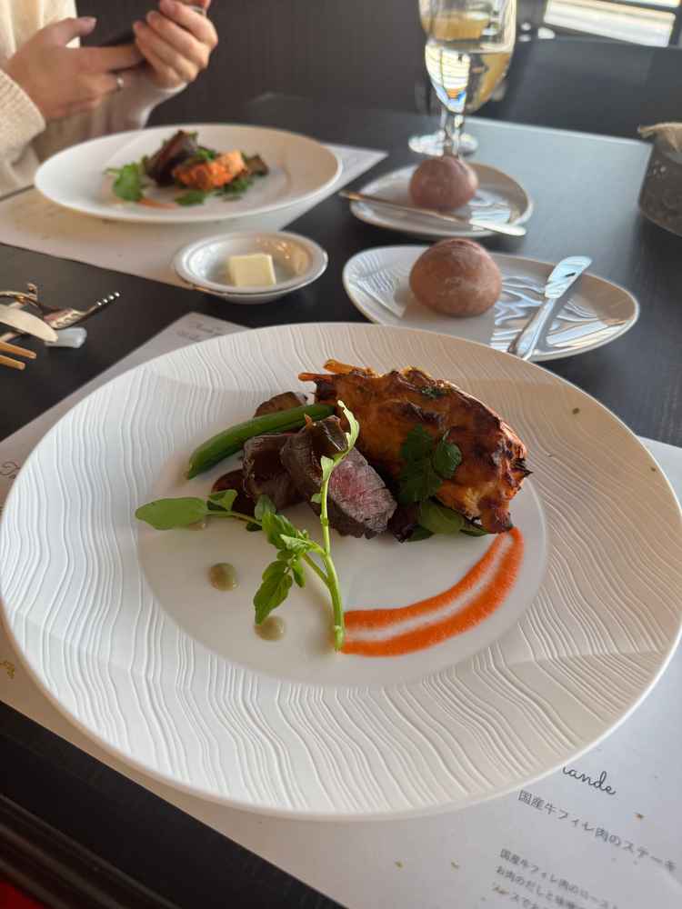 試食ではお料理の盛り付けも華やかでどのお料理も美味しくいただきました。