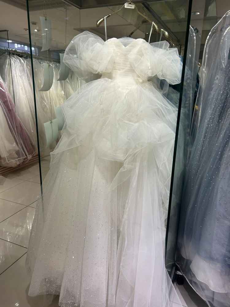 ホテル内に完備されたドレスショップの写真です。