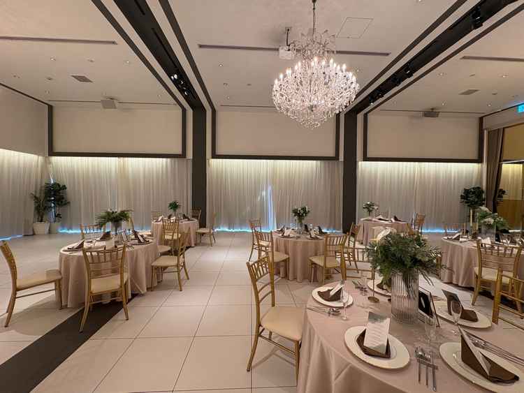 披露宴会場の写真です。広々としていて良かったです。