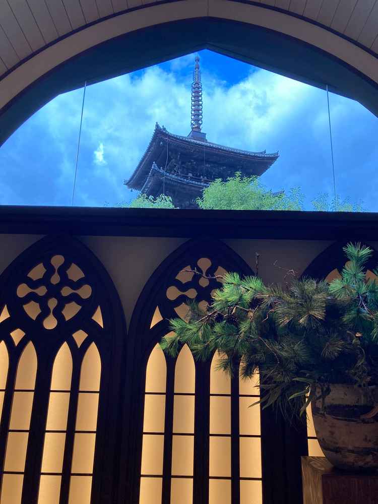 チャペルから見える塔は圧巻です