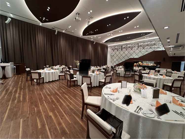 茶色と白のツートンで色々な好みの組み合わせができそうで雰囲気が良かったです。