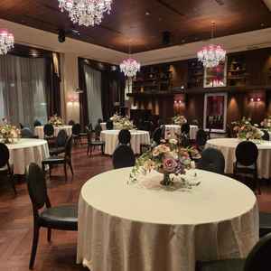 美女と野獣やハリーポッターなどを連想させるこれまでにない式場だった。