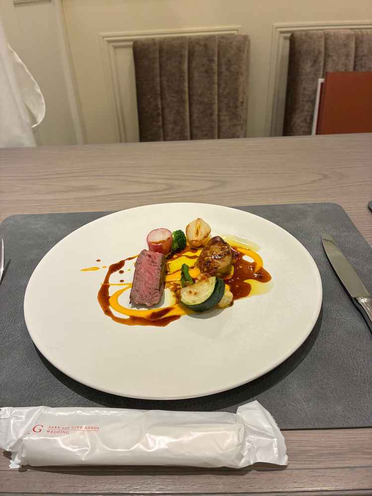 フォアグラとお肉を一緒に食べるとすごく美味しかった。