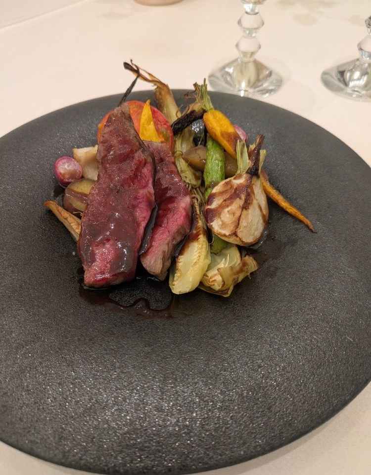 目の前でソースをかけてくださり、ワクワク感がアップしました。どのお料理も美味しかったです。