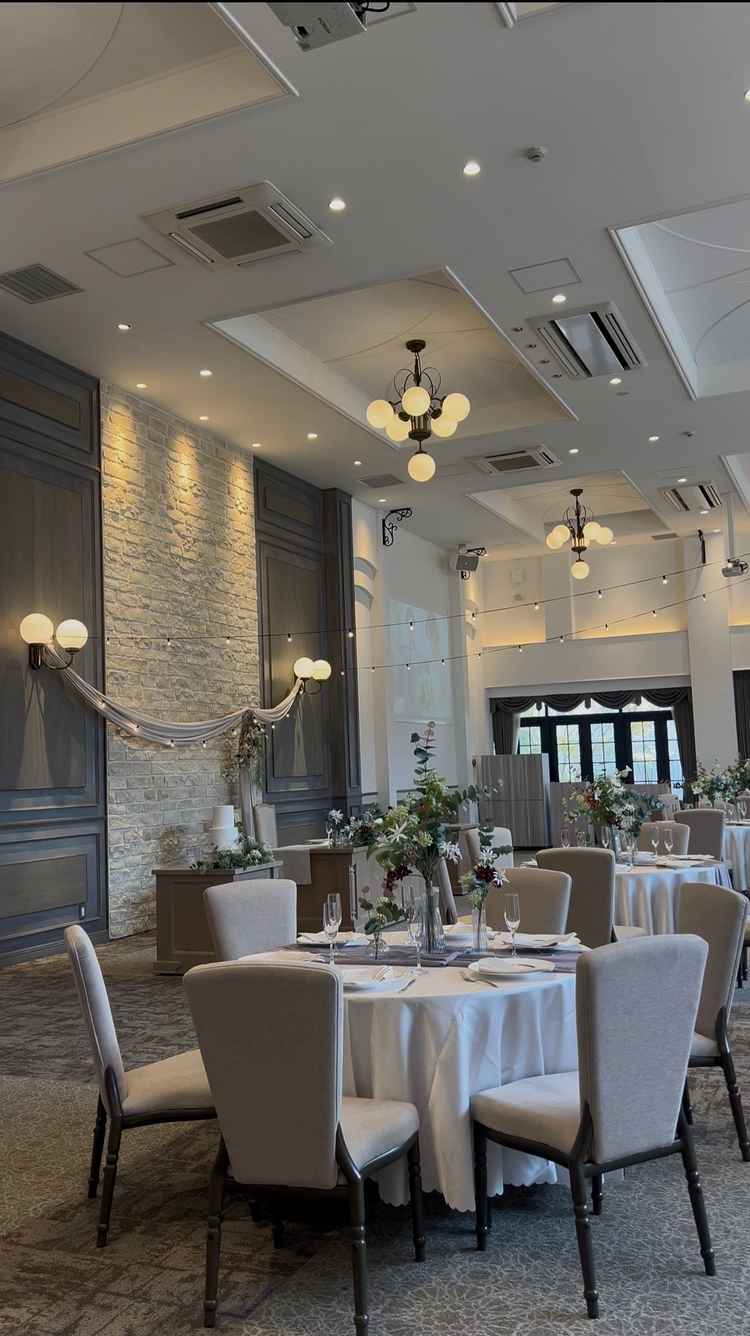 パーティー会場です。オープンキッチンもありました。中庭が見れて広く見えます。