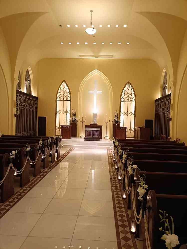 チャペル。窓がなく、キャンドルの灯りで照らされ、幻想的な雰囲気でした。