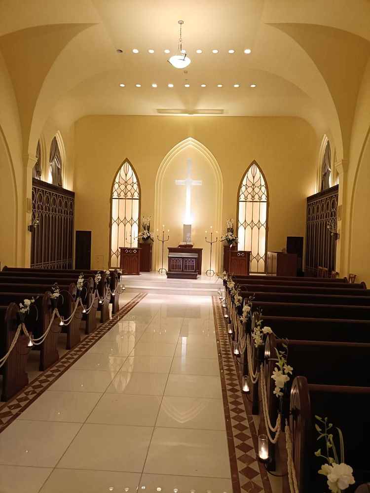 チャペル。窓がなく、キャンドルの灯りで照らされ、幻想的な雰囲気でした。