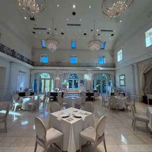 披露宴会場は天井が高いところが良かったです。あまり広くはないように思います。