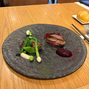 料理は1番下のランクでも国産牛とのこと。4つのコースから選べるのはありがたいと思った。