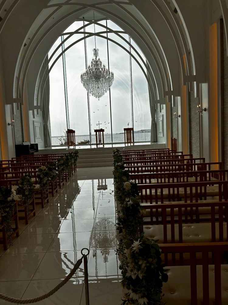 チャペルの写真です。天井が高く、開放感があり明るい印象でよかったです。