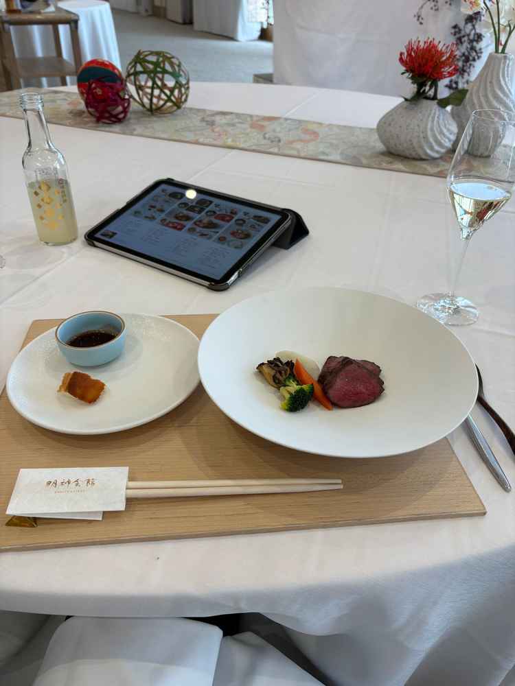 東京ビーフという和牛か非常に美味しく和洋折衷のところが非常に良かった。