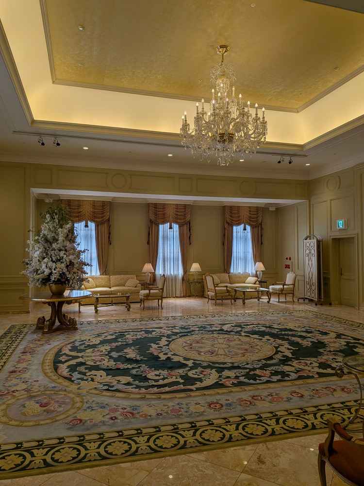 チャペル前の待機室。ここで新郎新婦と両家の両親だけで写真を撮る時間を作ってくれるそうです。