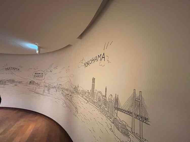 待合室の壁もオシャレで可愛いかったです。フォトスポットにもなってます。