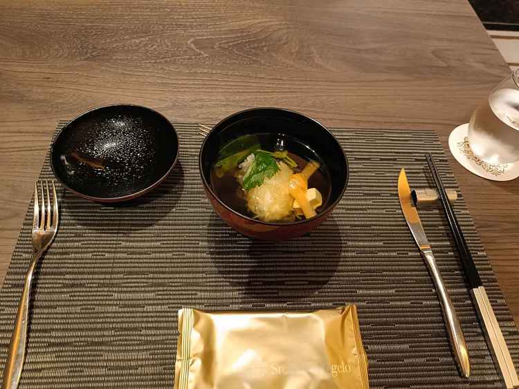 お料理は板前さんがいて和食に力を入れているそう。お手拭きの素材がふかふかでいい香りがしたのもよかった