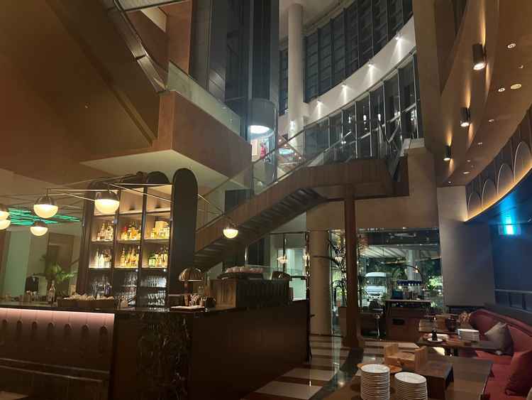 入り口横レストラン