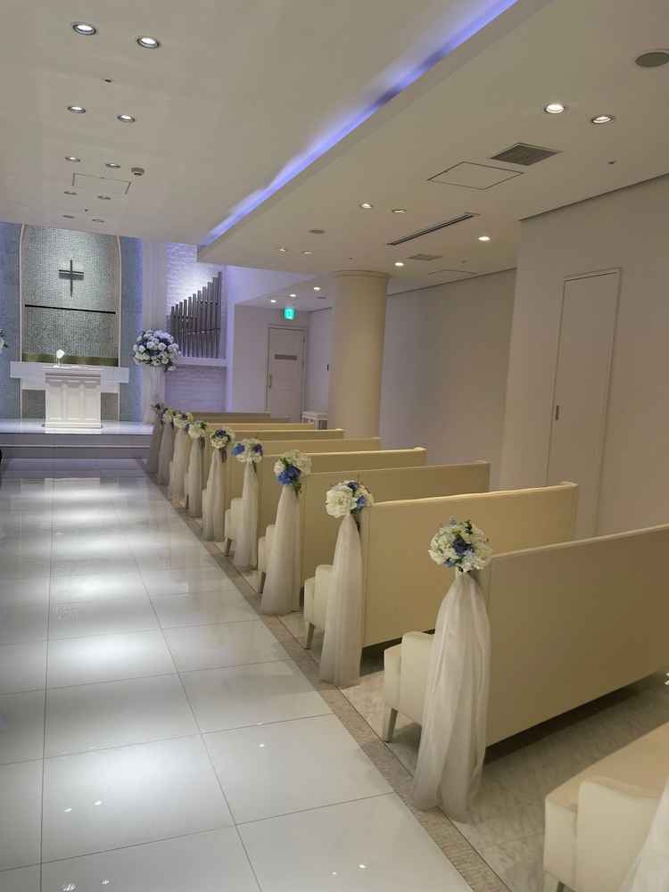 チャペル。携帯で撮ると青白い感じで神聖な雰囲気。