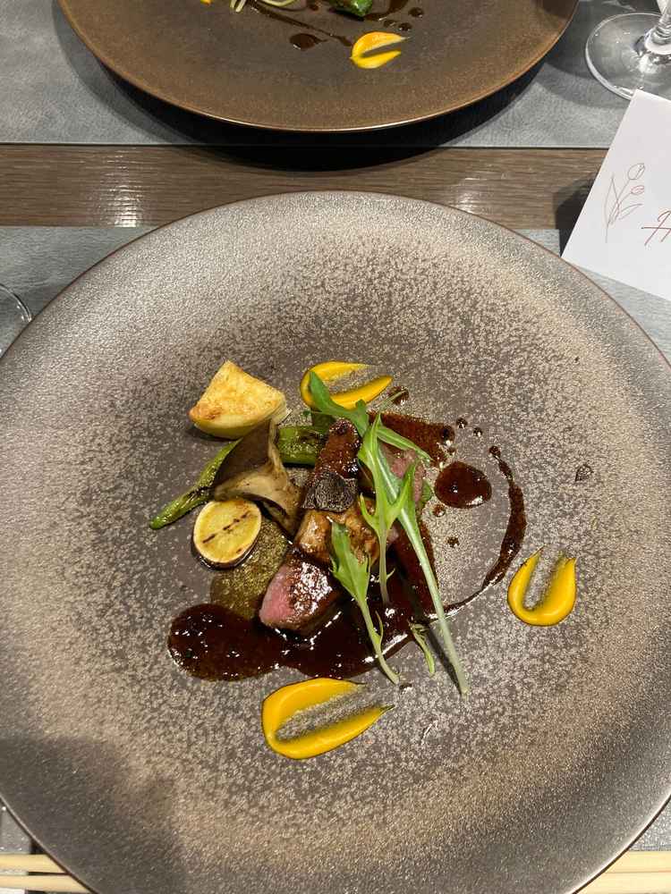 試食会、メインのお肉料理！お肉自体の美味しさと、さらにトリュフやフォアグラで重厚さを感じました！