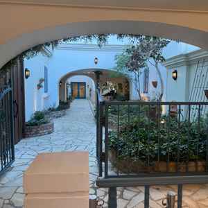 挙式会場や披露宴会場だけでなく、その他のスペースも貸切にできる点は他にはあまりない魅力だと思います。