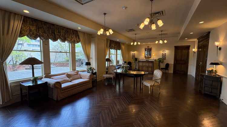 待合室からイギリスをイメージし、広々とした空間でした