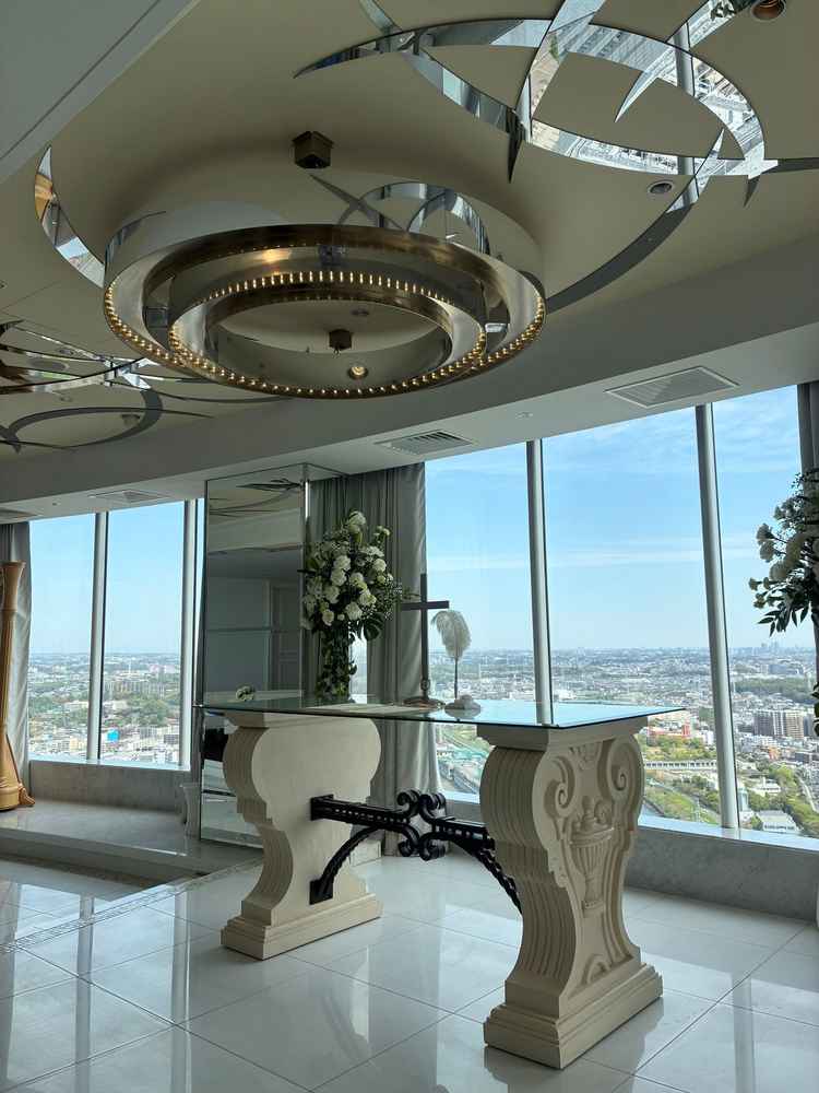 チャペル（入場後）。カーテンが一度にあがり、思わず驚きの声漏れました。