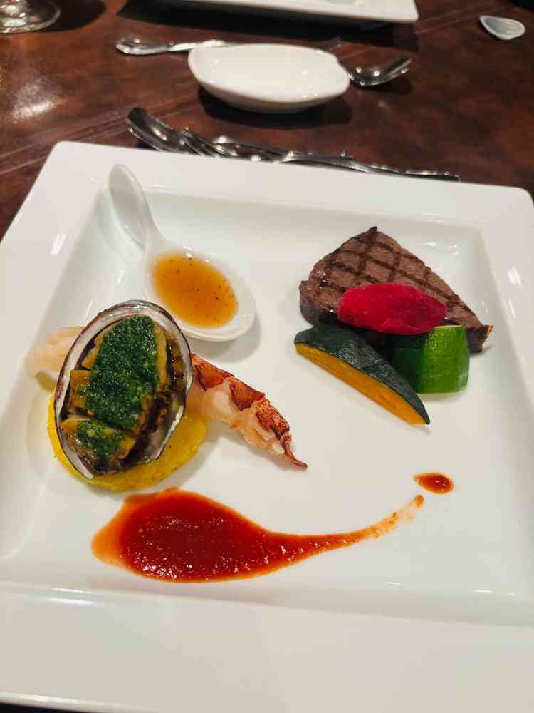 試食。どれも美味しかったです。特にパンが柔らかい。